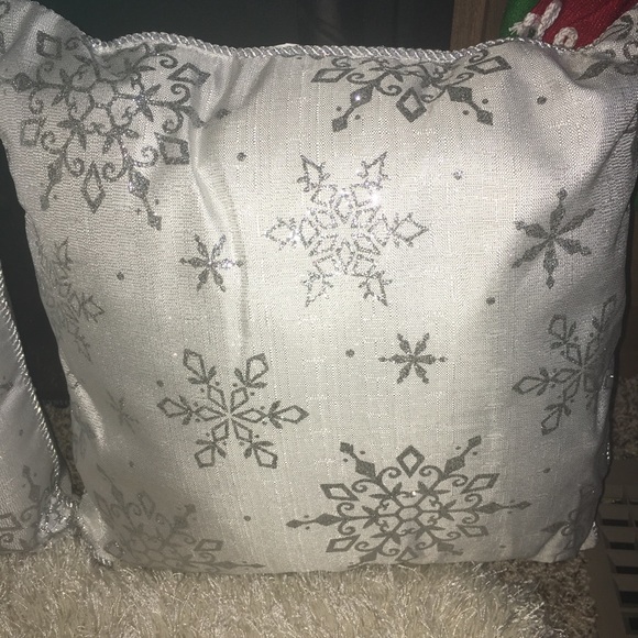 Other - Set of 2 Christmas pillows